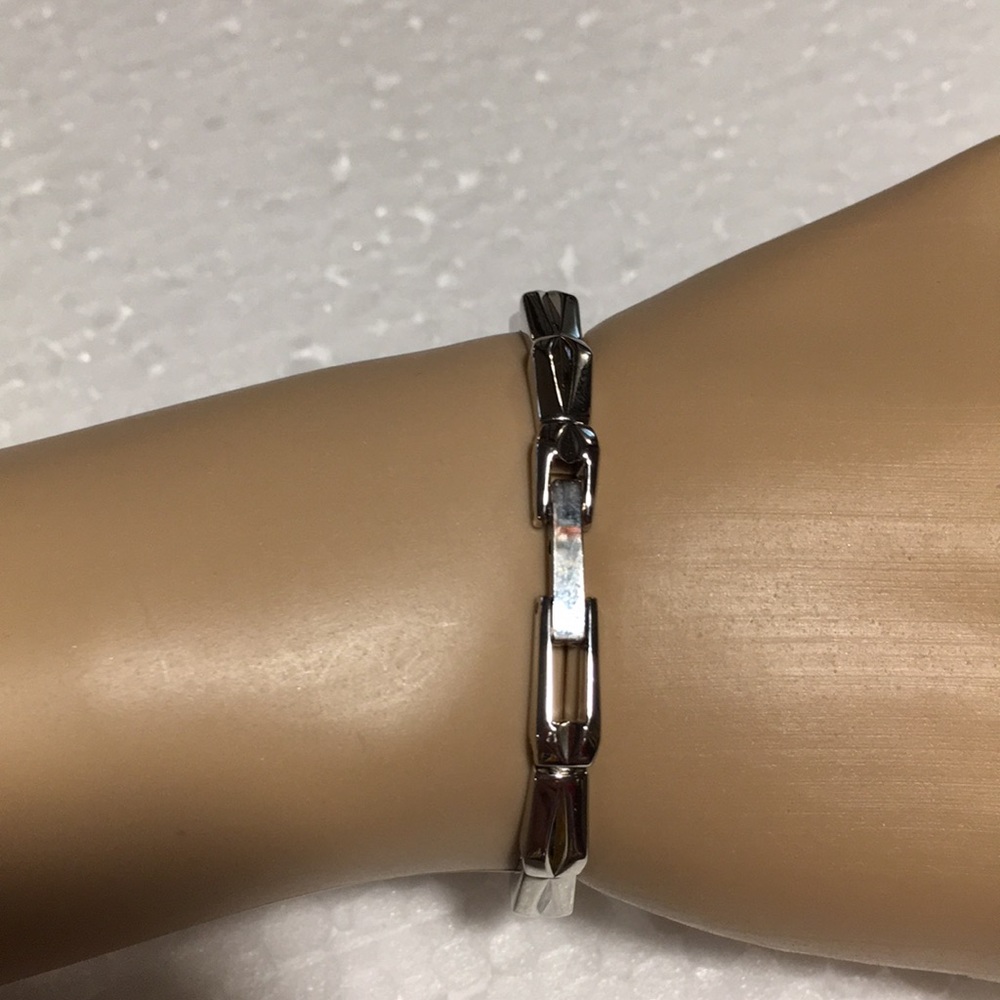 NWOT CARAVELLE BY BULOVA NEVER WORN WATCH - Picture 4 of 4
